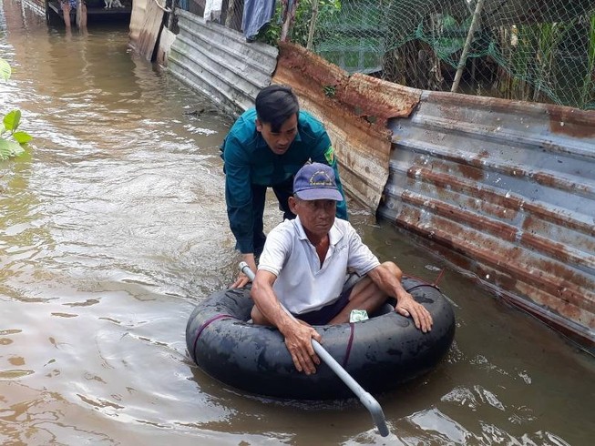 ĐBSCL: Triều cường cao bất ngờ, nhiều nơi vỡ đê
