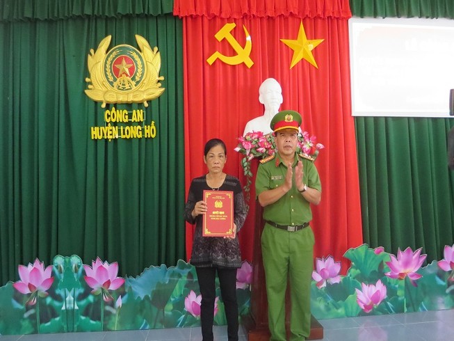Thăng hàm cho thiếu úy tử vong do uống ca nước có ma túy