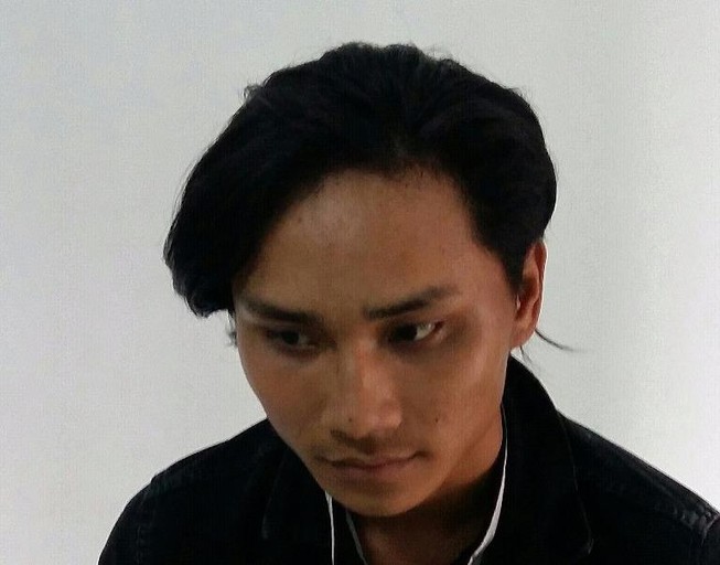 Dừng xe xem đánh nhau, 2 thanh niên bị đâm