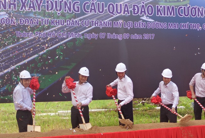 Bắt đầu xây cầu qua đảo Kim Cương
