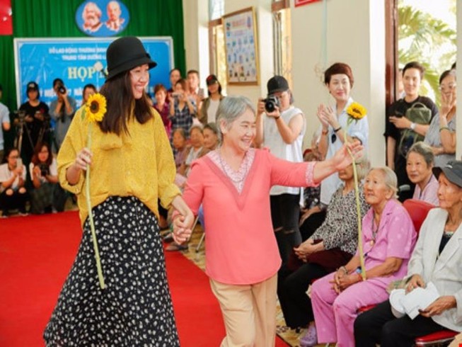 Không lẽ U70 không được quyền 'xí xọn'?