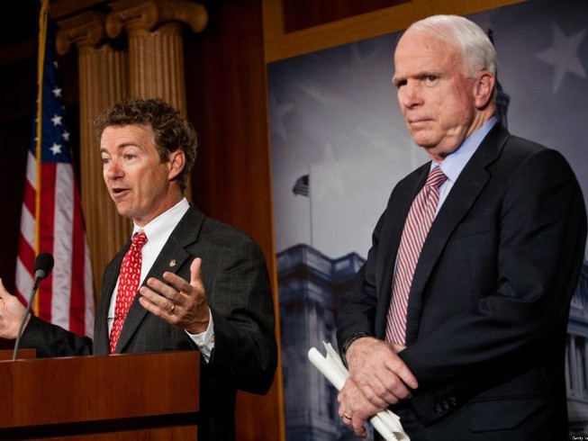 Ông McCain chỉ trích đồng nghiệp 'làm việc cho Putin'