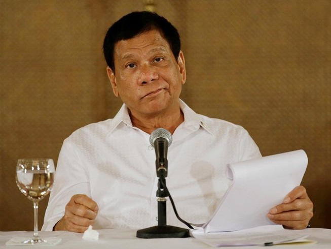 Duterte chất vấn đại sứ Mỹ vụ không cản TQ xây đảo