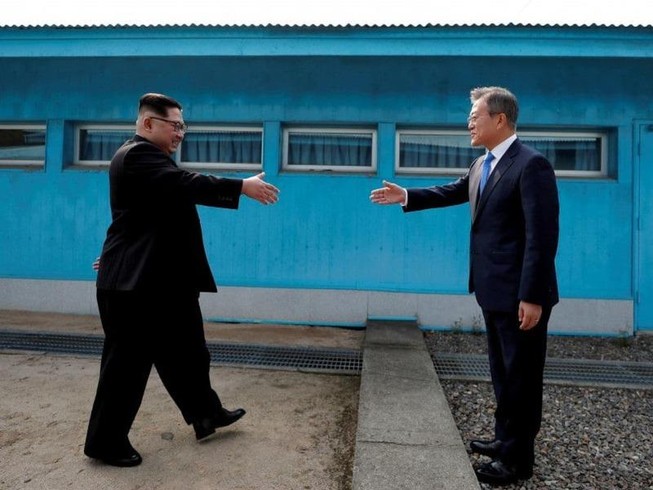 Bí mật trong đôi giày ông Kim Jong-un mang khi gặp ông Moon