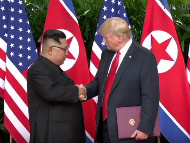 Ông Trump-Kim ký văn bản ‘quan trọng’