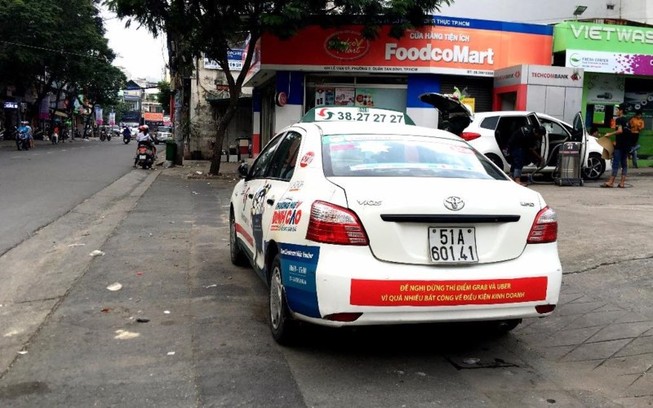 Bộ Công Thương kiểm tra việc dán khẩu hiệu của Vinasun