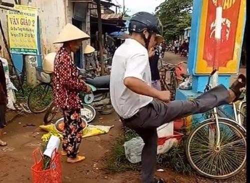 Bồi thường cho dân vụ Trưởng Công an xã đá tung thau cá