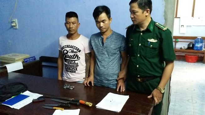 Trưởng công an xã liên tiếp bị côn đồ mang dao rượt