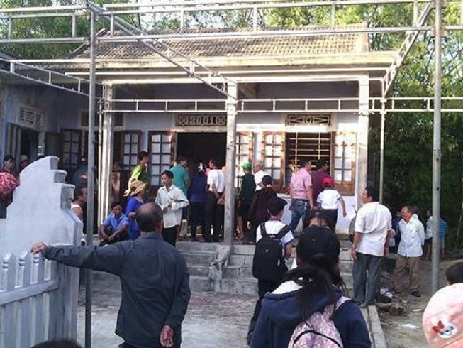 Nam thanh niên mua xăng về nhà tự thiêu