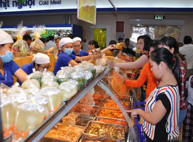 Dân Sài Gòn đi siêu thị đặt thịt kho tết