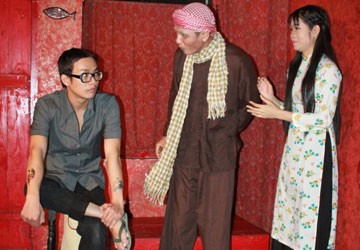 Sinh viên mang kịch vào quán cà phê