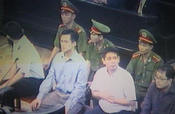 Lê Công Định lãnh án 5 năm tù, Trần Huỳnh Duy Thức 16 năm tù