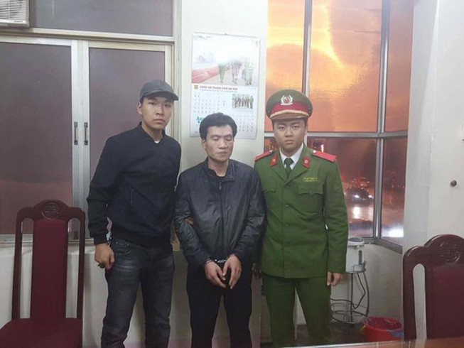 Bất ngờ tháo chạy khi bị cảnh sát dừng xe kiểm tra
