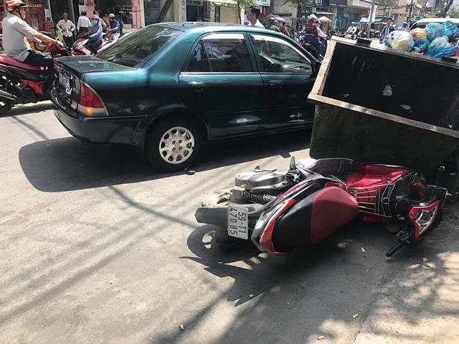 Tài xế xe 80B ép ngã 2 kẻ giật túi du khách Nhật
