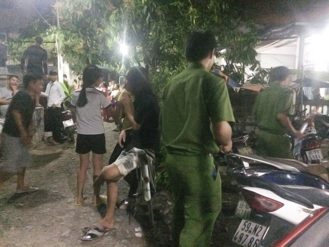 Cháu phát hiện bà nguy kịch trong nhà tắm nghi bị đánh