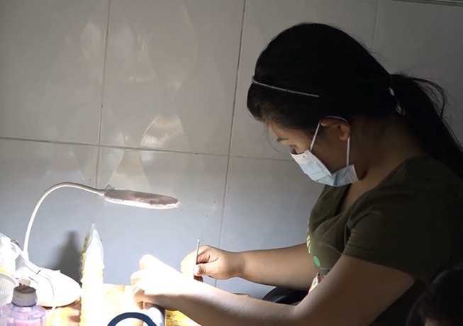 Dùng keo dán xăm lốp ô tô để làm bao cao su dỏm ở TP.HCM