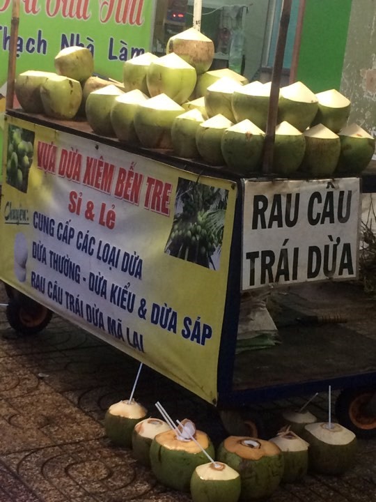 Đủ loại chiêu trò làm dừa trắng, ngọt
