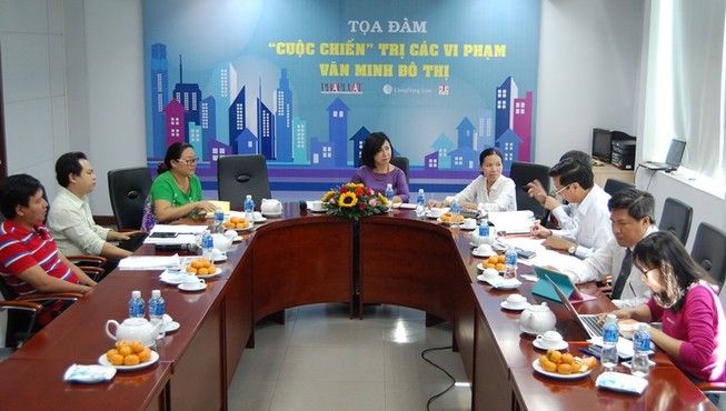 'Lập biên bản quả tang tiểu bậy thì... tạm giữ cái gì?'