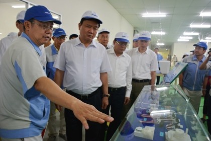 Bí thư Đinh La Thăng: 'Công nghệ cao mà lương 3,7 triệu là quá thấp'