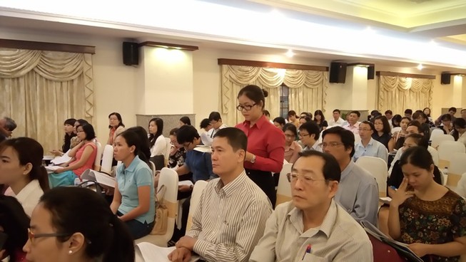 Tặng quà cho nhân viên, doanh nghiệp phải khai thuế?