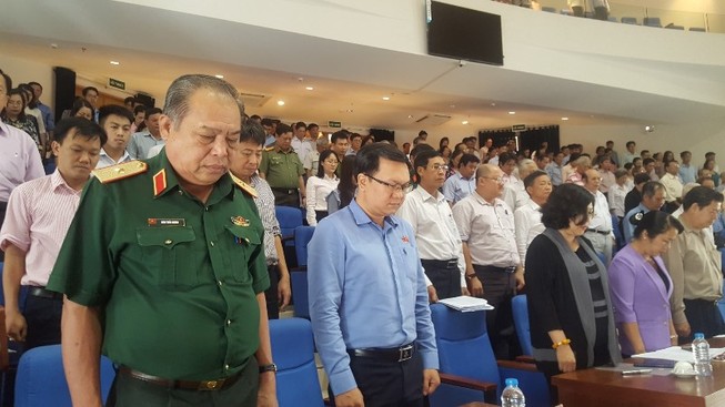 Cử tri TP.HCM dành 1 phút mặc niệm cố Chủ tịch nước
