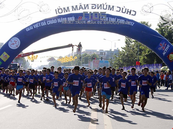 Tiêu tiền của ai?