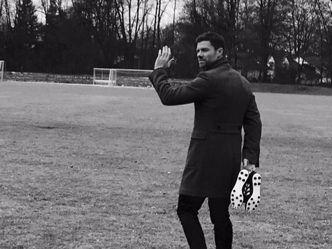 Xabi Alonso quyết định thời điểm giải nghệ