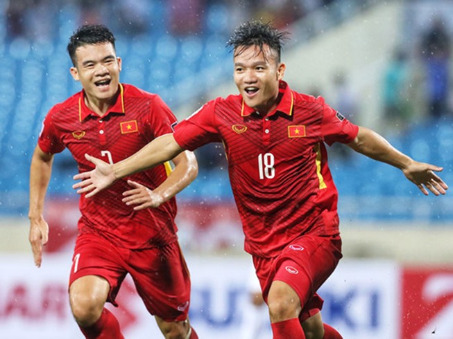 Việt Nam 5-0 Campuchia: Bất ngờ hàng công!
