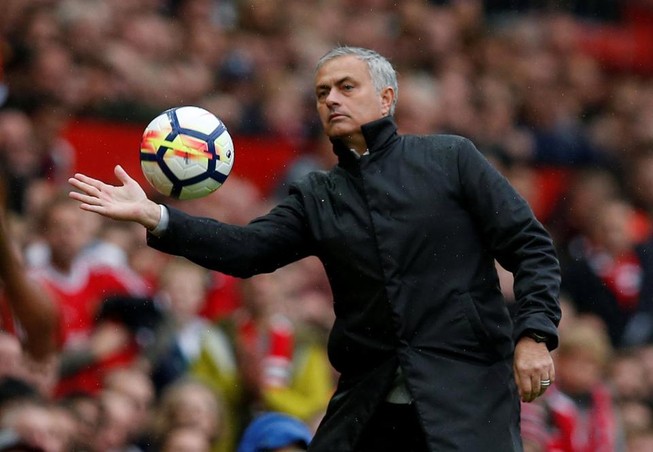 MU đưa ra đề nghị bất thường cho Mourinho