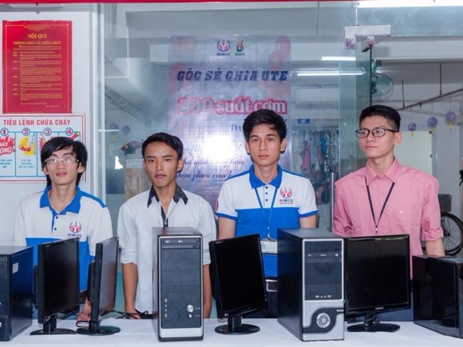 Bán hai con trâu mới mua nổi cái laptop