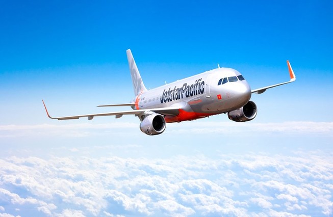 Va vào chim, chuyến bay Jetstar Pacific bị trễ 6 tiếng