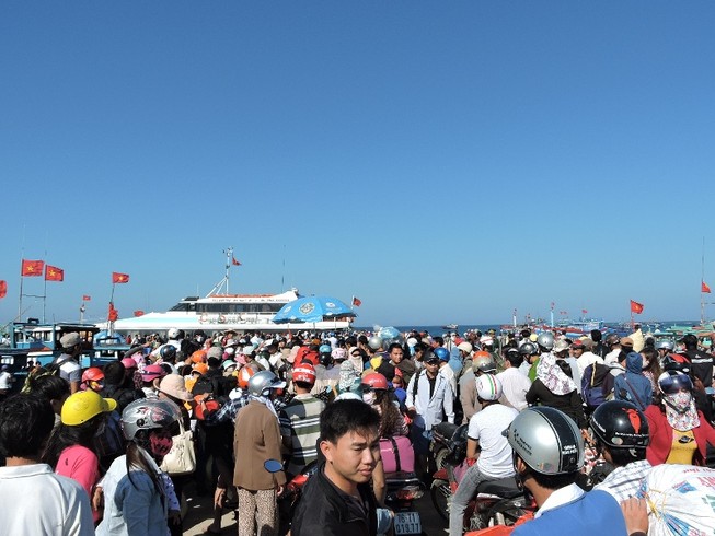 Hơn 4000 khách du xuân đảo Lý Sơn