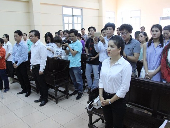 Ngọc Trinh thắng kiện Nhà hát Kịch TP.HCM