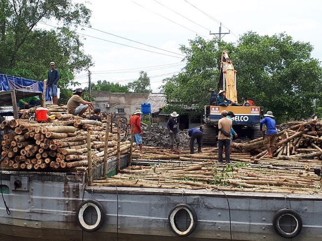 Cà Mau trả lời nhiều vấn đề nóng