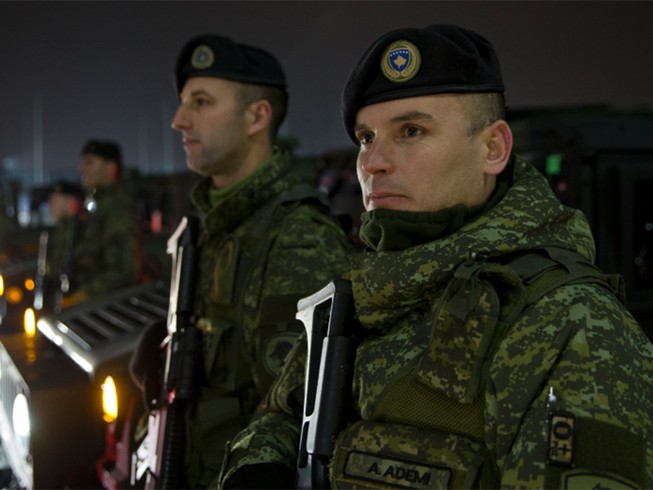 Mỹ, NATO chỏi nhau chuyện Kosovo định lập quân đội