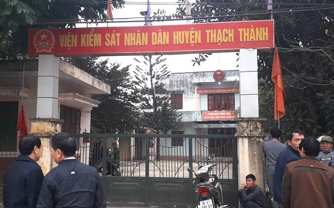 Một Phó Viện trưởng VKS chết trong tư thế treo cổ