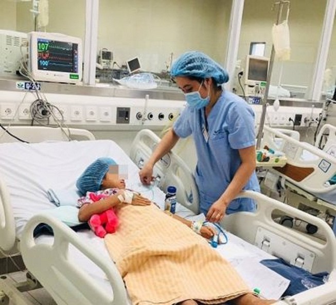 Chị tử vong, em nguy kịch do ăn thịt cóc tự bắt được