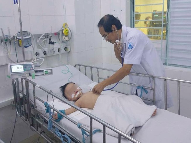 Người mắc sốt xuất huyết tiếp tục ồ ạt nhập viện ở TP.HCM