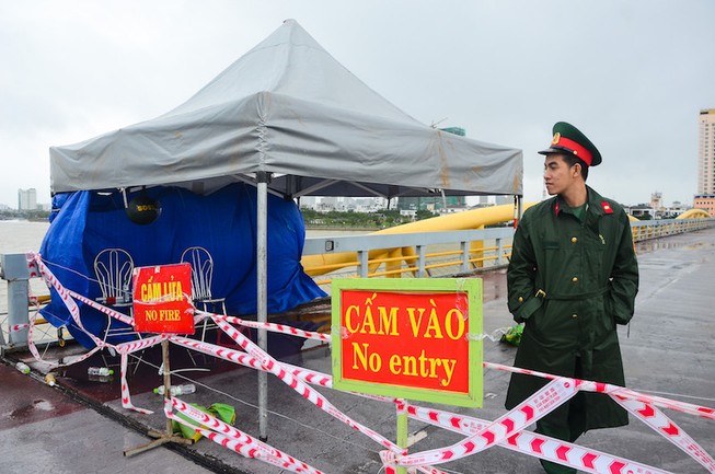 Dàn pháo hoa kỷ niệm 22 năm Đà Nẵng trực thuộc trung ương