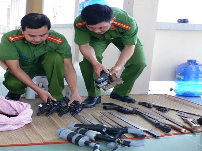 Vĩnh Long thu giữ 60 súng quân dụng trong năm 2017