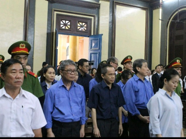 Việc thu chi khống ở ngân hàng do thư ký của bà Phấn gọi điện
