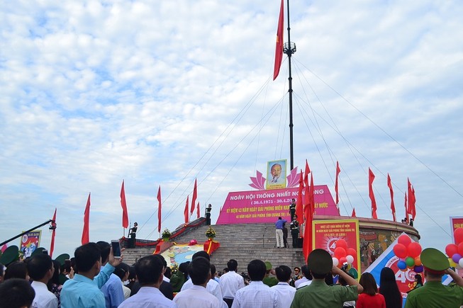 Lễ thượng cờ thống nhất non sông tại vĩ tuyến 17