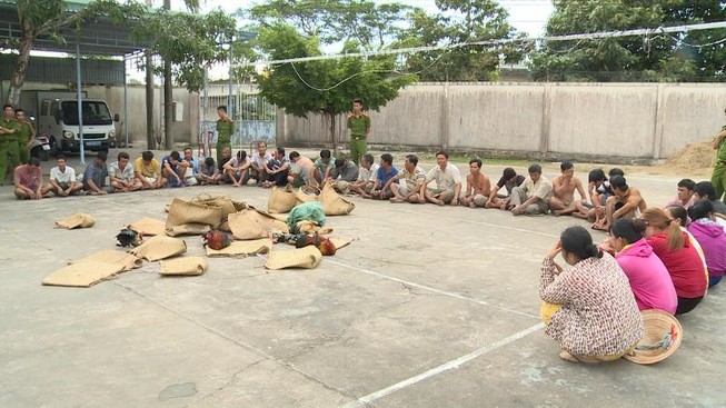 Bắt sới bạc hơn 50 người