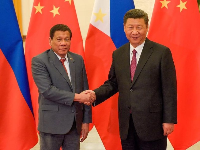 Philippines tuyên bố tạm bỏ qua phán quyết biển Đông