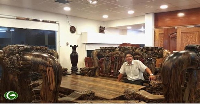 Đại gia Sài Gòn: 2 năm chế bộ bàn ghế gần 2 tỷ đồng