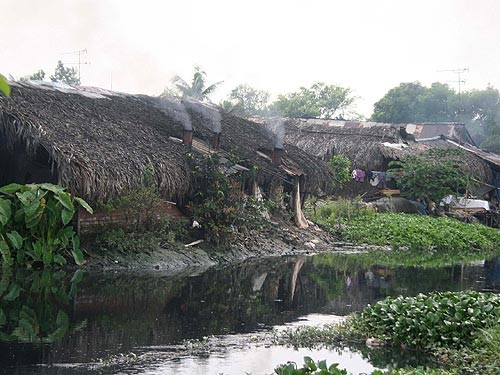 TP.HCM xử lý ô nhiễm trên kênh Trần Quang Cơ