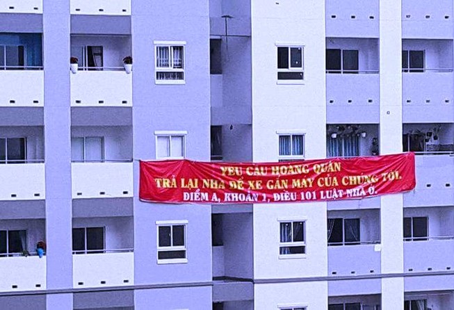 Hàng loạt cổ đông địa ốc Hoàng Quân bán tháo cổ phiếu