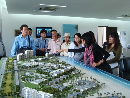 Choáng váng kiểu “đốt tiền” của môi giới bất động sản