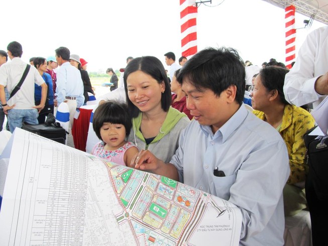 Mua đất nền thổ cư khó hơn “lên trời”