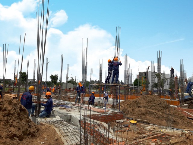 Tại sao dự án chưa xong móng vẫn bán chạy “ào ào”?